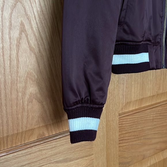 NWOT American Eagle XS Junior Girls maroon silky feeling zip up jacket. - Picture 6 of 7